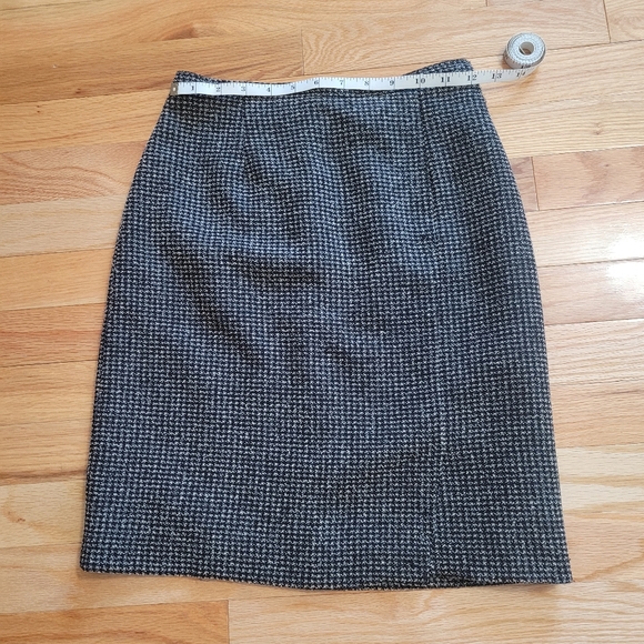 Vintage Tweed Skirt - Picture 4 of 4